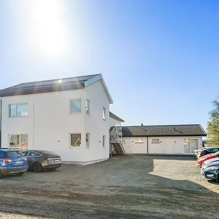 Lägenhet A Cozy Three Bedroom For Rent *