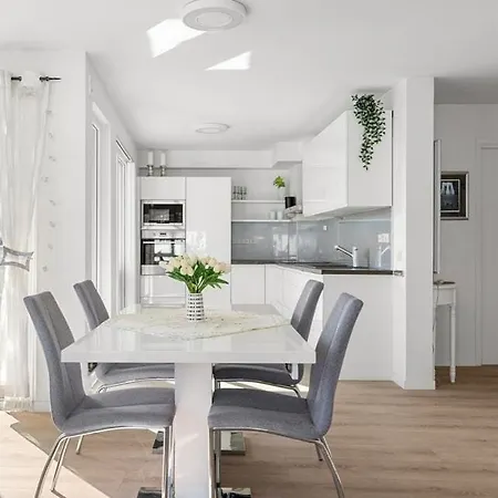 Apartamento A Cozy Two Bedroom For Rent *