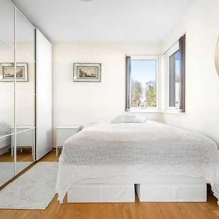 A Cozy Two Bedroom For Rent Apartamento