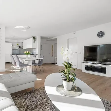 Lägenhet A Cozy Three Bedroom For Rent