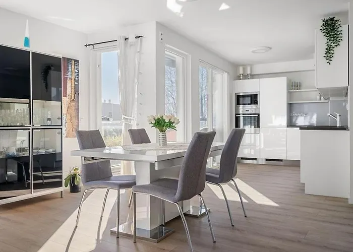 A Cozy Three Bedroom For Rent דירה Heimdal